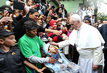 Papa prepara encíclica sobre a pobreza