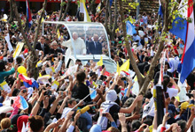 Papa conclui viagem centrada na necessidade de «mudança» global